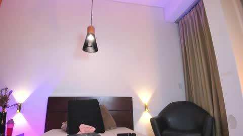 Nora Da Silva online show from December 10, 3:41 am