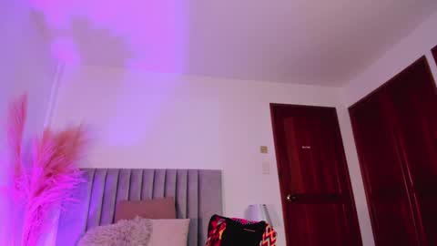 Nora Da Silva online show from January 16, 6:35 am