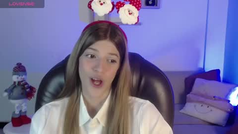 Nora online show from December 22, 8:14 pm