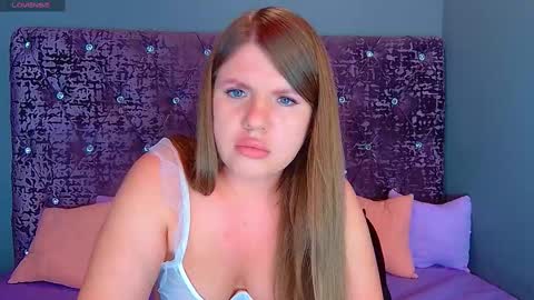 Snapshot of norabigas chatting on February 11, 10:18 pm Nora online show from February 11, 10:18 pm