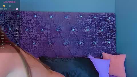 Snapshot of norabigas chatting on March 6, 5:24 am Nora online show from March 6, 5:24 am