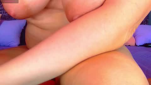 Snapshot of norabigas chatting on September 9, 1:49 am Nora online show from September 9, 1:49 am