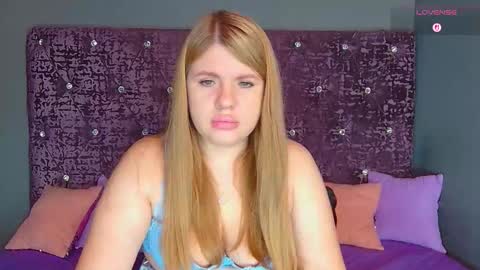 Snapshot of norabigas chatting on November 18, 2:39 am Nora online show from November 18, 2:39 am