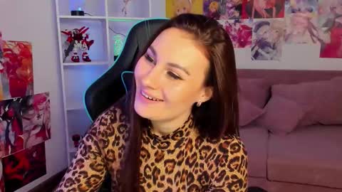 NoraFoxes online show from February 3, 6:40 am