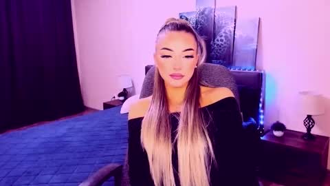 NoraSun online show from November 11, 5:24 pm