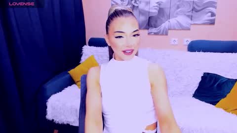 NoraSun online show from November 14, 5:55 pm