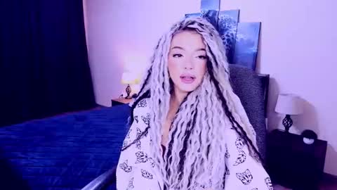 NoraSun online show from December 14, 6:12 pm