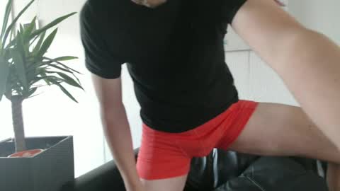 nordicrunner76 online show from June 14, 6:43 pm