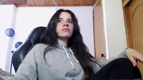 noreen_ online show from October 29, 7:04 pm