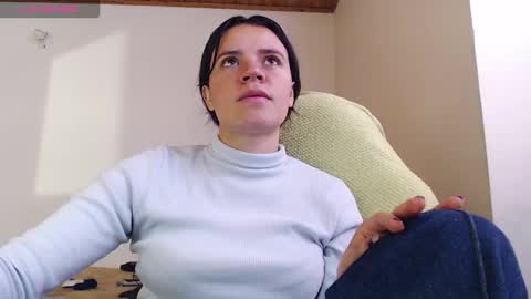 noreen_ online show from November 18, 4:22 pm