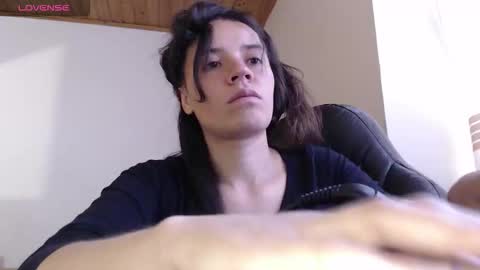 noreen_ online show from December 1, 6:35 pm