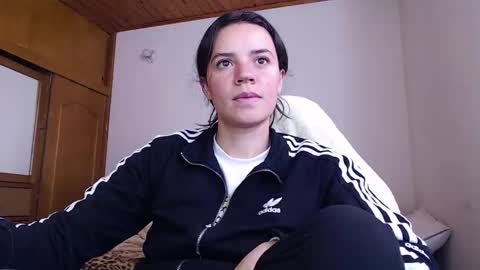 noreen_ online show from March 24, 6:13 pm