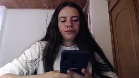 noreen_ online show from May 5, 6:27 pm