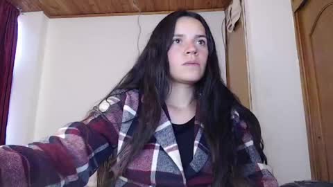 noreen_ online show from May 8, 8:14 pm