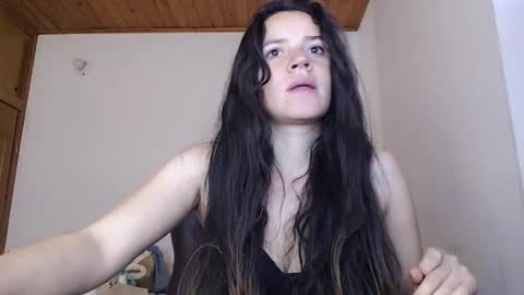 noreen_ online show from May 22, 12:00 pm