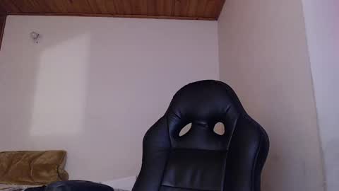 noreen_ online show from May 29, 4:05 pm