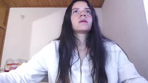 noreen_ online show from June 12, 3:44 pm
