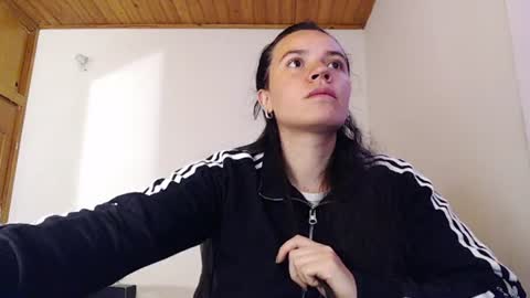 noreen_ online show from June 14, 5:59 pm