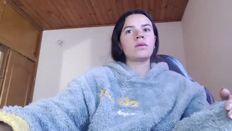 noreen_ online show from June 23, 3:43 pm