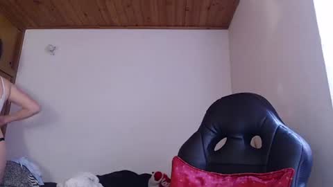 noreen_ online show from July 17, 5:51 pm