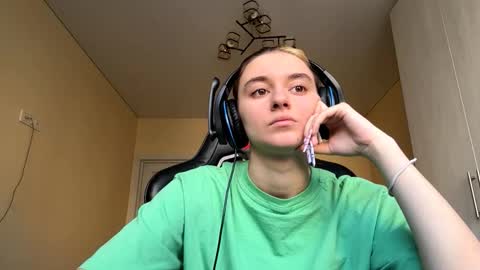 Snapshot of norinefrymyer chatting on March 11, 6:30 am Elena online show from March 11, 6:30 am