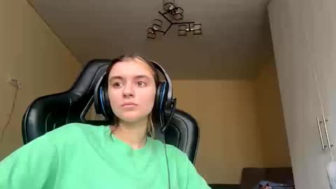 Snapshot of norinefrymyer chatting on March 14, 8:09 am Elena online show from March 14, 8:09 am