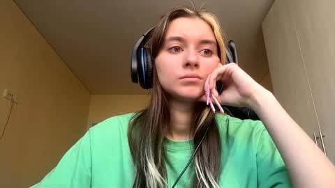 Snapshot of norinefrymyer chatting on March 17, 7:01 am Elena online show from March 17, 7:01 am