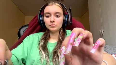 Snapshot of norinefrymyer chatting on March 20, 7:35 am Elena online show from March 20, 7:35 am