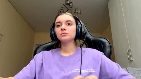 Snapshot of norinefrymyer chatting on March 24, 6:07 am Elena online show from March 24, 6:07 am