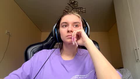 Snapshot of norinefrymyer chatting on March 26, 6:19 am Elena online show from March 26, 6:19 am