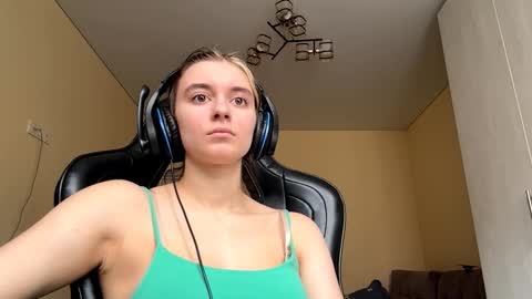 Snapshot of norinefrymyer chatting on March 27, 8:09 am Elena online show from March 27, 8:09 am