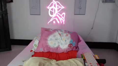 Snapshot of normaa22 chatting on March 14, 10:48 pm Norma online show from March 14, 10:48 pm