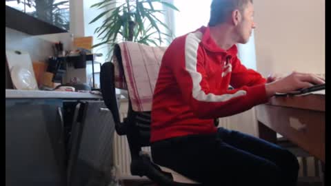 Snapshot of normuc chatting on February 12, 10:24 am Normuc online show from February 12, 10:24 am