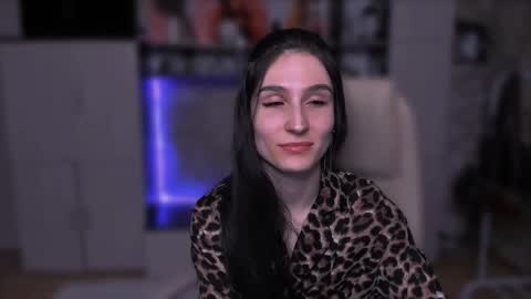 Snapshot of north_valkyrie chatting on January 16, 6:01 pm Hazel online show from January 16, 6:01 pm