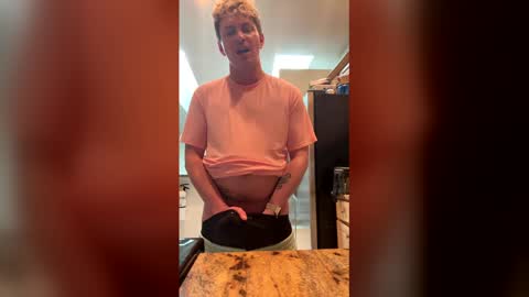 Snapshot of northofsouth_xxx chatting on April 12, 2:55 pm northofsouth_xxx online show from April 12, 2:55 pm