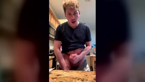 Snapshot of northofsouth_xxx chatting on April 13, 12:10 pm northofsouth_xxx online show from April 13, 12:10 pm