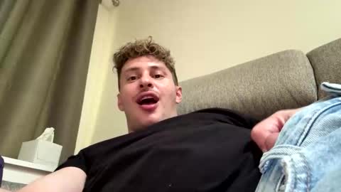 Snapshot of northofsouth_xxx chatting on April 24, 9:50 pm northofsouth_xxx online show from April 24, 9:50 pm