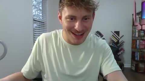 Snapshot of northofsouth_xxx chatting on May 7, 11:15 am northofsouth_xxx online show from May 7, 11:15 am