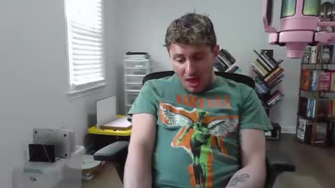 Snapshot of northofsouth_xxx chatting on May 11, 2:12 pm northofsouth_xxx online show from May 11, 2:12 pm