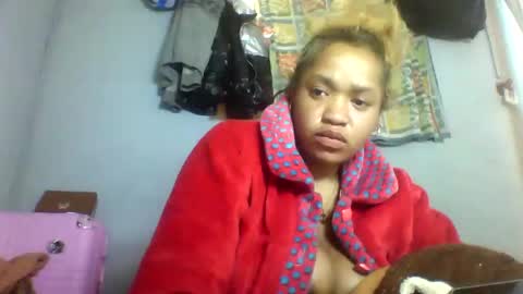 nosminah01 online show from September 11, 5:07 am