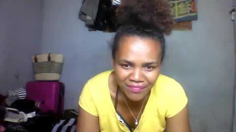 nosminah01 online show from September 18, 8:00 pm