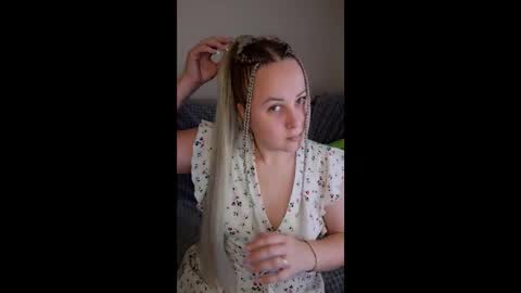 hi glad to chat online show from October 21, 8:37 am