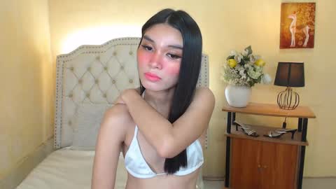 Snapshot of notaestheticallykyline chatting on December 4, 8:34 am Kyline online show from December 4, 8:34 am