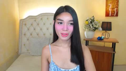 Snapshot of notaestheticallykyline chatting on December 19, 3:40 am Kyline online show from December 19, 3:40 am