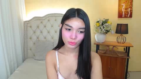 Snapshot of notaestheticallykyline chatting on January 5, 5:20 am Kyline online show from January 5, 5:20 am