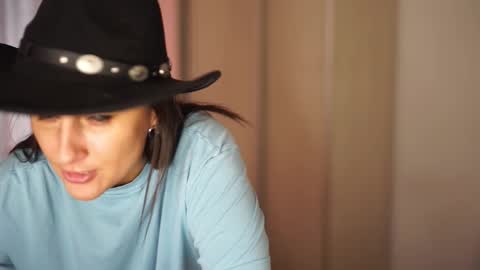 Tina online show from February 25, 10:03 am