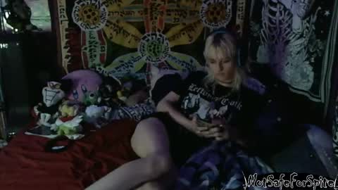 FREAKY DRACULA online show from April 30, 4:30 am