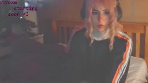 Snapshot of notyourfemboi chatting on October 10, 1:04 am Lucy online show from October 10, 1:04 am