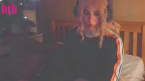 Snapshot of notyourfemboi chatting on October 17, 1:31 am Lucy online show from October 17, 1:31 am