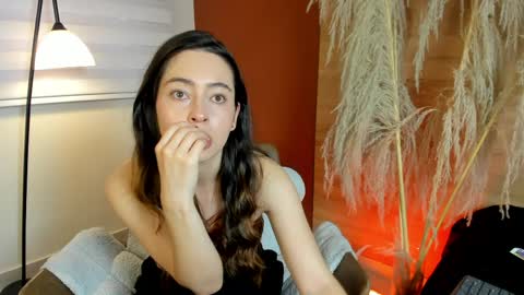 Snapshot of nova_grey__ chatting on June 4, 1:06 pm nova_grey__ online show from June 4, 1:06 pm